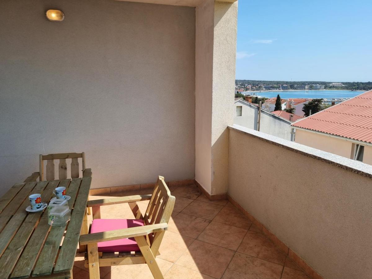 Apartment Wallot Novalja Eksteriør billede