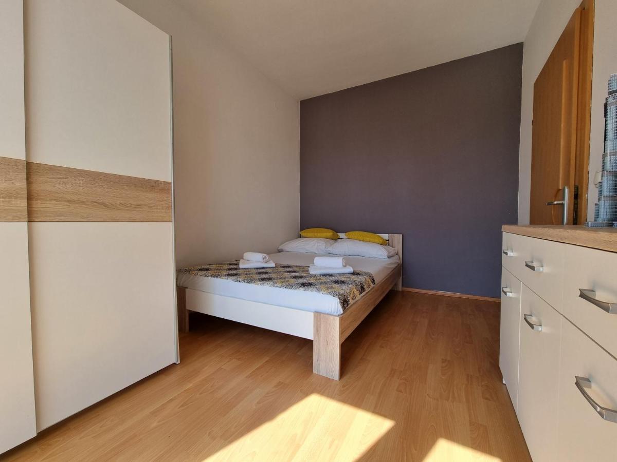 Apartment Wallot Novalja Eksteriør billede