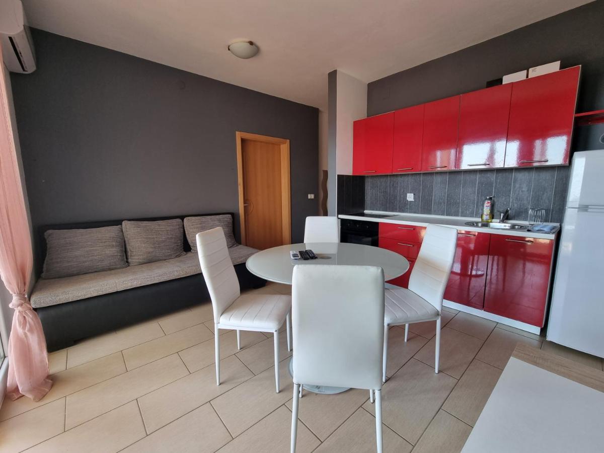 Apartment Wallot Novalja Eksteriør billede